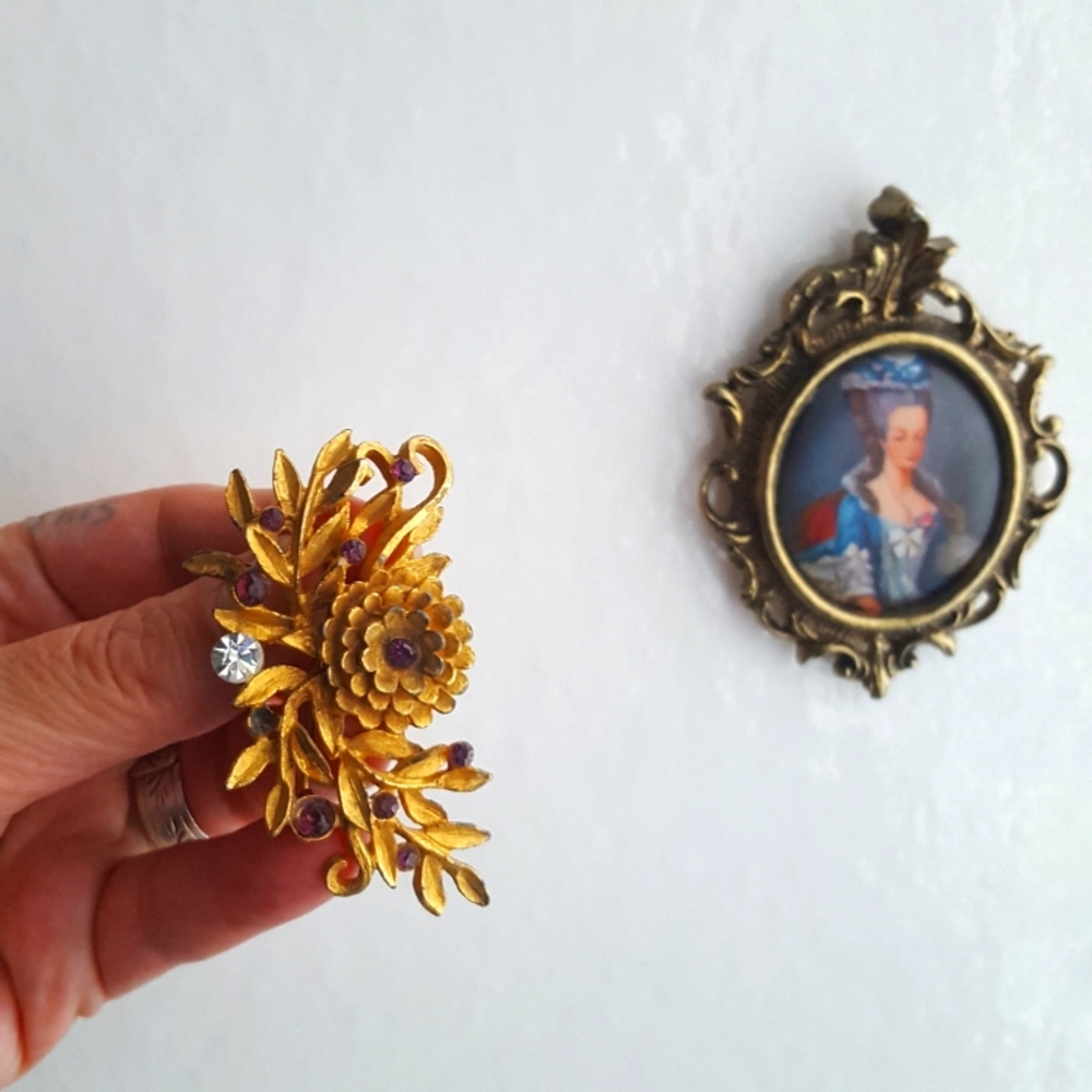 🌙Vintage Gold and Amethyst Floral Brooch - Picture 4 of 10